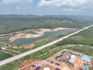 AS Bangun Pabrik Panel Surya di Batang Rp 8 T, Buka 3 Ribu Lapangan Kerja