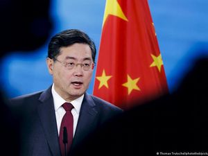 Ghosting Sebulan Lamanya Berujung Dipecatnya Menlu China Ghosting Sebulan Lamanya Berujung Dipecatnya Menlu China