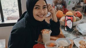 Sederhana! Tantri Syalindri Doyan Makan Tempe Goreng dan Sambal Cobek