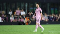 Messi hanya butuh waktu delapan menit untuk membuka keunggulan Inter Miami. Inter Miami menggandakan keunggulan pada menit ke-22. Messi kembali menjebol gawang Atlanta United untuk membawa Inter Miami unggul 2-0.   