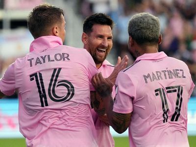 Tawa Gembira Messi Usai Cetak 2 Gol Saat Hadapi Atlanta United