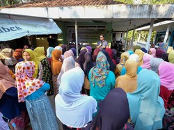 Relawan Sandiaga Gelar Bazar Sembako Murah di Sumenep, Harga Rp 15 Ribu