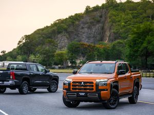 Pemerintah Minta Rakit Hilux, Triton, D-Max Cs di Indonesia, Uji KIR Perlu Dihapus? Pemerintah Minta Rakit Hilux, Triton, D-Max Cs di Indonesia, Uji KIR Perlu Dihapus?