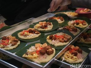 Kenang Kisah Nabi Nuh, 1.050 Bubur Asyura Dibagikan ke Warga Kudus Kenang Kisah Nabi Nuh, 1.050 Bubur Asyura Dibagikan ke Warga Kudus