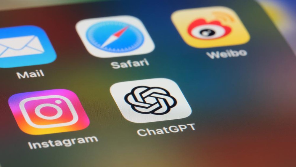 Geger! SoftBank Gelontorkan Ratusan Triliun ke ChatGPT, Ada Apa?