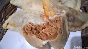 Ngeunah! Cireng Viral di Bandung Ini Laris 800 buah Per Hari
