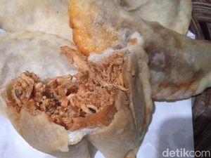 Ngeunah! Cireng Viral di Bandung Ini Laris 800 buah Per Hari Ngeunah! Cireng Viral di Bandung Ini Laris 800 buah Per Hari