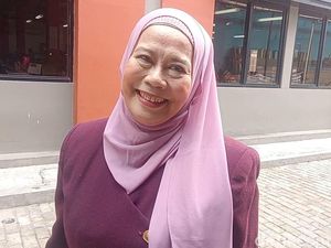 Dewi Yull Bersyukur Mata Kembali Normal Setelah Nyaris Buta Dewi Yull Bersyukur Mata Kembali Normal Setelah Nyaris Buta