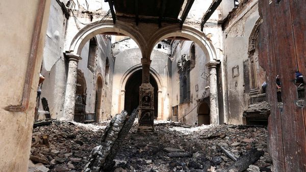 Gereja Jadi Korban Kebakaran Hutan di Palermo Italia