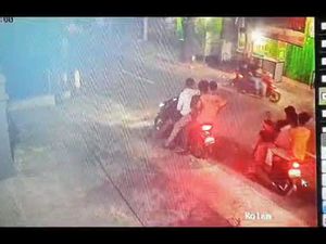 Ulah Gang Chicago Pule di Jaktim Bacok Hansip hingga Berdarah-darah Ulah Gang Chicago Pule di Jaktim Bacok Hansip hingga Berdarah-darah
