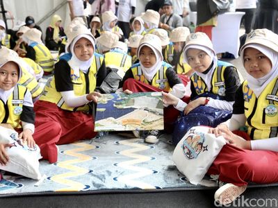 Interaksi dengan Anak Sekolah Sahabat Air