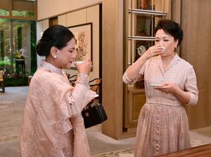 Momen Iriana Minum Teh Bareng Madam Peng Saat Jokowi Bertemu Xi Jinping Momen Iriana Minum Teh Bareng Madam Peng Saat Jokowi Bertemu Xi Jinping