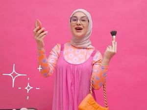 8 Foto Artis dan Selebgram Hijab Bergaya ala Barbie, Irish Bella Bikin Gemas 8 Foto Artis dan Selebgram Hijab Bergaya ala Barbie, Irish Bella Bikin Gemas