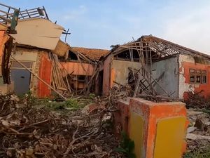 4 Keluarga Masih Tinggal di Kampung Mati Banten Meski Sepi, Ini Alasannya 4 Keluarga Masih Tinggal di Kampung Mati Banten Meski Sepi, Ini Alasannya
