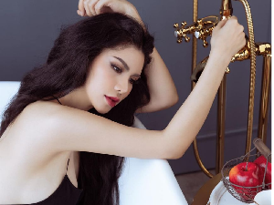 11 Potret Pramugari Cantik yang Juara Kontes Kecantikan