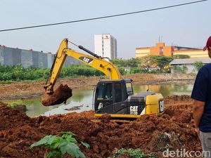 Melihat Pembangunan Waduk Karang Kitri di Bekasi