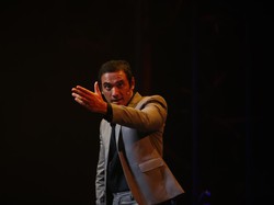 Campur Aduk Perasaan Ario Bayu Main Teater Lagi Usai 10 Tahun Vakum