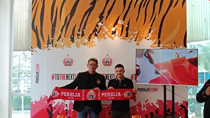 Persija Jakarta memperkenalkan Oliver Bias.