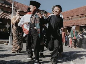 Pemkot Bandung Uji Coba Program Nyeni di Sakola, Kenalkan Budaya Sunda Pemkot Bandung Uji Coba Program Nyeni di Sakola, Kenalkan Budaya Sunda