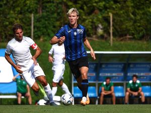 Tak Mau Kalah dari MU, PSG Juga Ajukan Penawaran untuk Hojlund