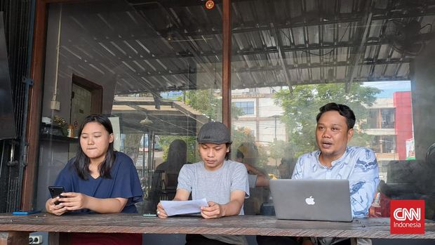 Direktur Eksekutif Wahana Lingkungan Hidup Indonesia (Walhi) Kaltim, Fathur Roziqin Fen saat memberikan keterangan pers