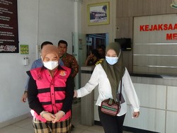 2 Tersangka Korupsi Program Mahad Mahasiswa UINSU Ditahan Kejari Medan