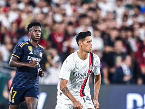 Tijjani Reijnders Tolak Barcelona Demi AC Milan