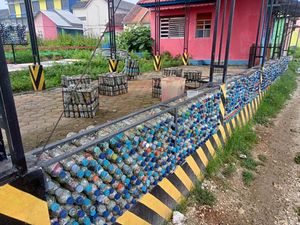 Yuk Main Sambil Belajar di Wisata Edukasi Ecobrick dan Kampung Pesisir Tuban Yuk Main Sambil Belajar di Wisata Edukasi Ecobrick dan Kampung Pesisir Tuban