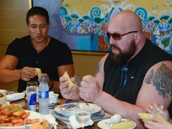 Wow! Pegulat Ini Sanggup Makan Lebih dari 18 Ribu Kalori Sehari