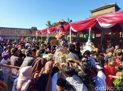 Melihat Gerebeg Tumpeng Sewu di Ujung Timur Situbondo