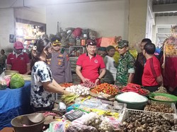 Harga Cabai Makin Pedas Jelang Galungan, Pasar Murah Diburu ASN