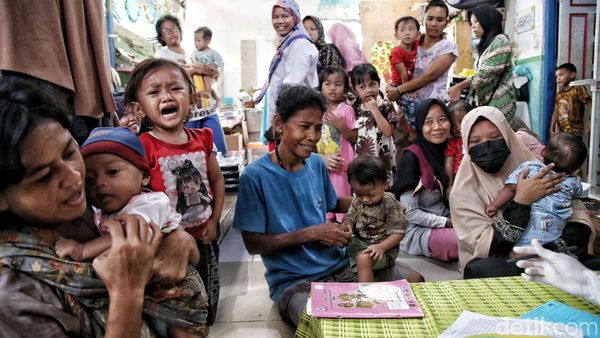 Cegah Stunting, Anak-anak di Jakut Ikut Kegiatan Posyandu Rutin