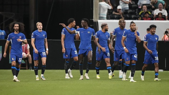 Chelseas Nicolas Jackson, center, celebrates after scoring against Newcastle during a Premier League Summer Series soccer match Wednesday, July 26, 2023, in Atlanta. (AP Photo/Brynn Anderson)