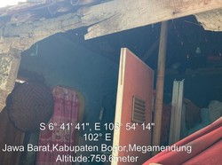 Tembok Rumah di Puncak Bogor Jebol Usai Hujan Deras dan Angin Kencang