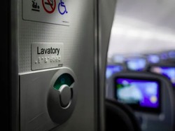 Ramah Disabiilitas, Maskapai Ini Luncurkan Plakat Braille di Pesawat