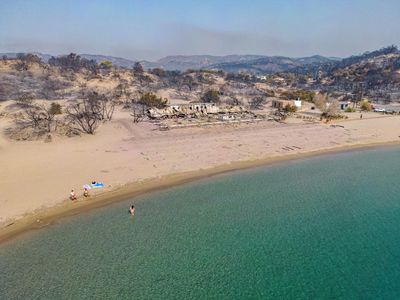 Pulau Rhodes Kembali Sambut Turis Usai Kebakaran, Bakal Beri Liburan Gratis
