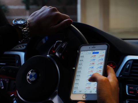 Ilustrasi aplikasi Let It Flo untuk akses bayar tol tanpa berhenti