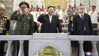 Jumawa Kim Jong Un Pamer Rudal Nuklir-Drone Tempur ke Menhan Rusia