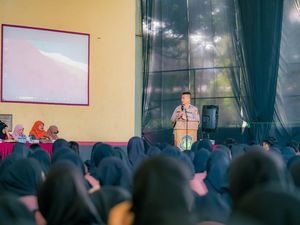 Cegah Kenakalan Remaja, Kasetukpa Polri Ceramah Kamtibmas di SMAN 3 Sukabumi Cegah Kenakalan Remaja, Kasetukpa Polri Ceramah Kamtibmas di SMAN 3 Sukabumi