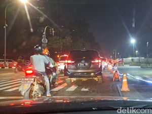 Sudah Pukul 11 Malam, Jalan Sekitar Semanggi Jakpus Masih Padat