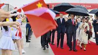 Momen Jokowi Disambut Meriah Saat Tiba di China