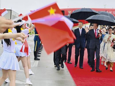 Momen Jokowi Disambut Meriah Saat Tiba di China