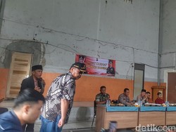 Resah Warga Bojong Kunci Dihantui Bank Emok