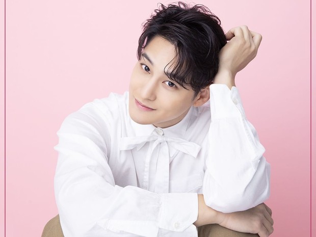 Potret Kim Bum dalam poster fanmeeting 'Beetween U and Me'