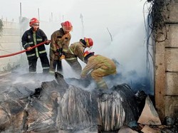 Tumpukan Limbah Fiber Terbakar di Bogor, Api Diduga dari Pembakaran Sampah