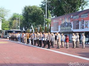 650 Personel Disiagakan di Gresik Antisipasi Konvoi Pengesahan PSHT Surabaya 650 Personel Disiagakan di Gresik Antisipasi Konvoi Pengesahan PSHT Surabaya