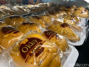 Sarapan Risoles dan Roti Sobek Cokelat di Bakery Legendaris Sejak 1970-an Sarapan Risoles dan Roti Sobek Cokelat di Bakery Legendaris Sejak 1970-an