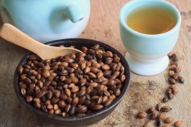 Teh barley Teh barley memiliki manfaat yang dapat menenangkan dan mencegah penuaan kulit