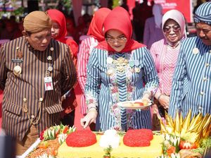 Sri Mulyani Potong Tumpeng Merah Putih di Hari Jadi Kabupaten Klaten
