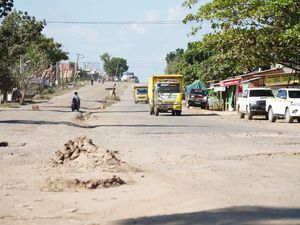 Jalan di Kotawaringin Barat Kalteng Rusak Parah, Warga Minta Perbaikan